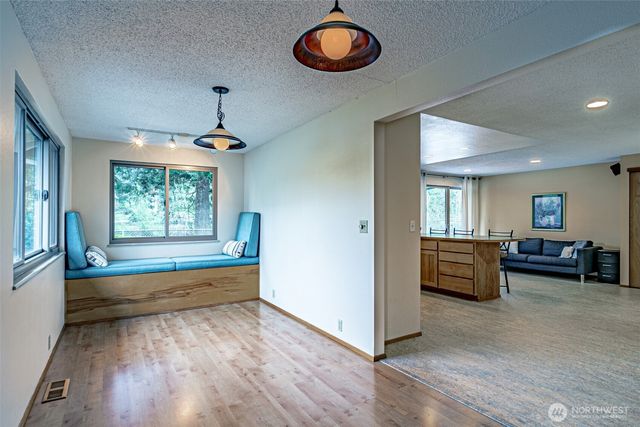 1808 Riverview Drive NE, Auburn, WA 98002