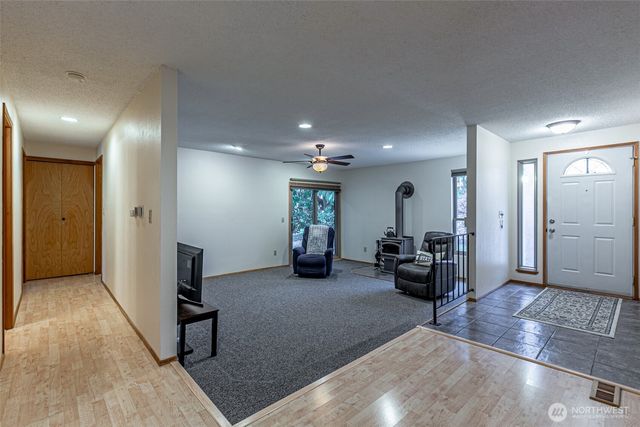 1808 Riverview Drive NE, Auburn, WA 98002