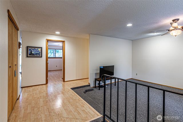 1808 Riverview Drive NE, Auburn, WA 98002