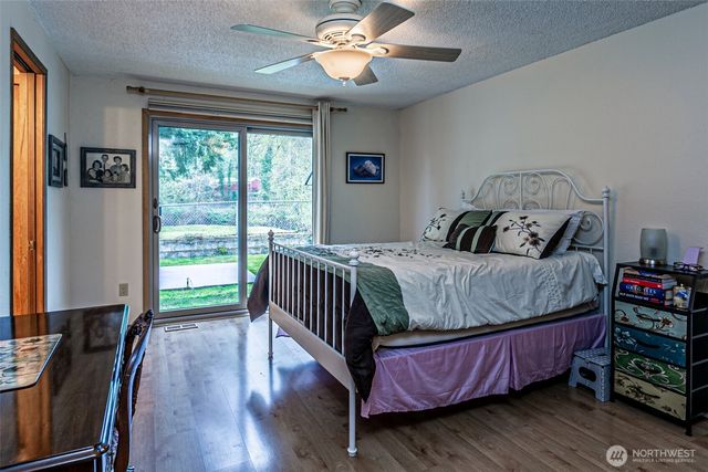 1808 Riverview Drive NE, Auburn, WA 98002