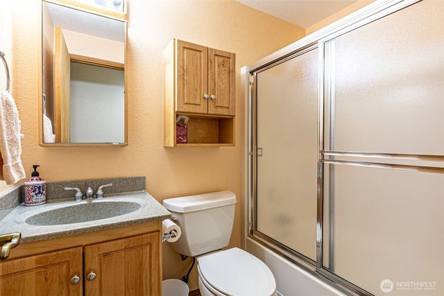 1808 Riverview Drive NE, Auburn, WA 98002