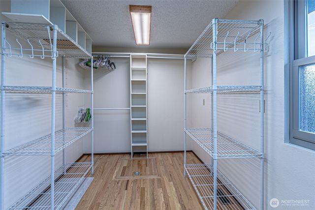 1808 Riverview Drive NE, Auburn, WA 98002