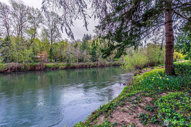 1808 Riverview Drive NE, Auburn, WA 98002