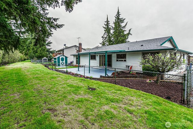 1808 Riverview Drive NE, Auburn, WA 98002