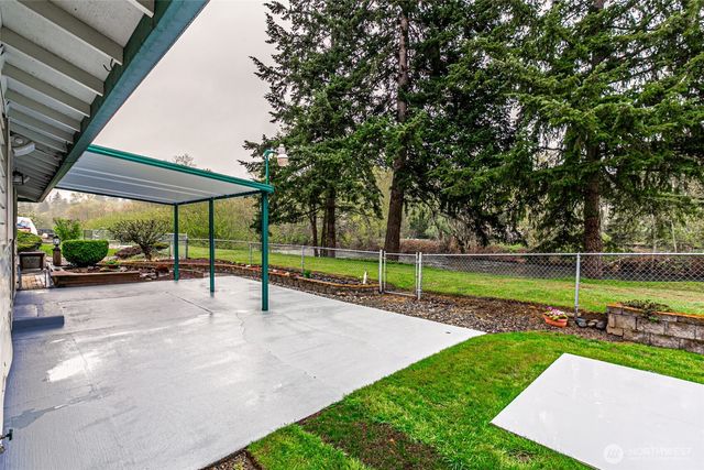 1808 Riverview Drive NE, Auburn, WA 98002