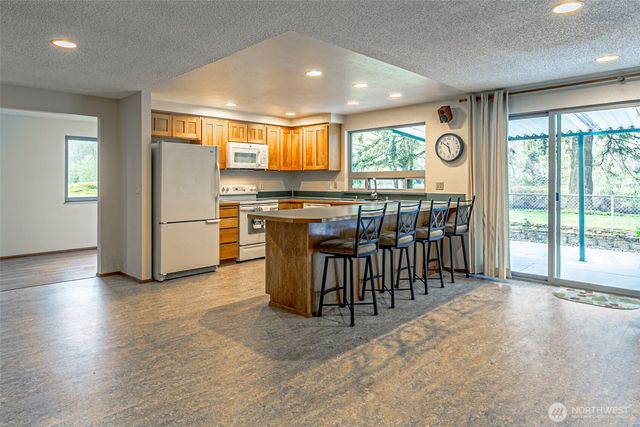 1808 Riverview Drive NE, Auburn, WA 98002