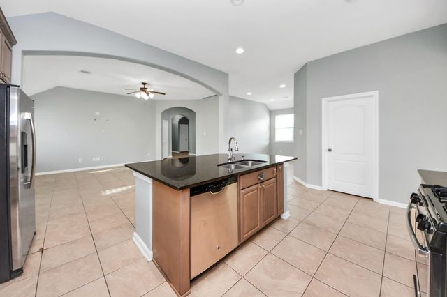 2402 Village Lakes Drive, Katy, TX 77493