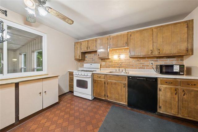 506 Malabar Dr, Plum Boro, PA 15239