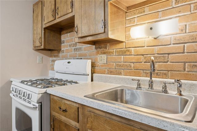 506 Malabar Dr, Plum Boro, PA 15239