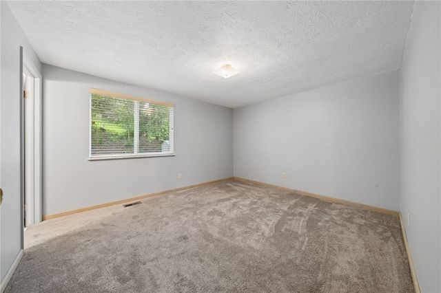506 Malabar Dr, Plum Boro, PA 15239