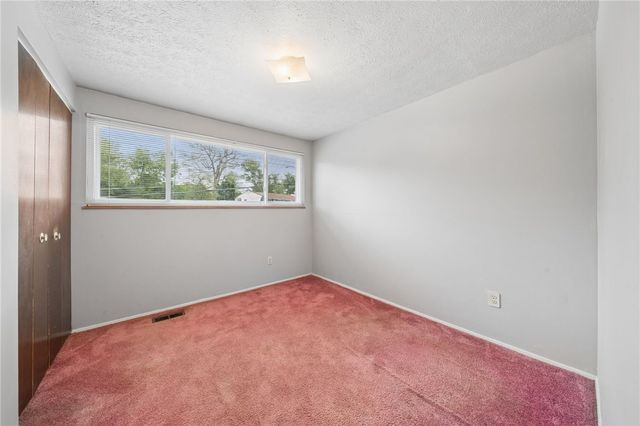 506 Malabar Dr, Plum Boro, PA 15239