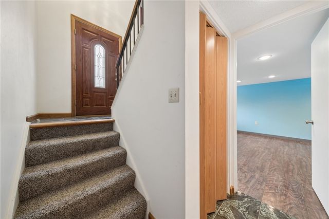 506 Malabar Dr, Plum Boro, PA 15239