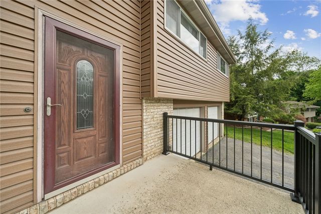 506 Malabar Dr, Plum Boro, PA 15239