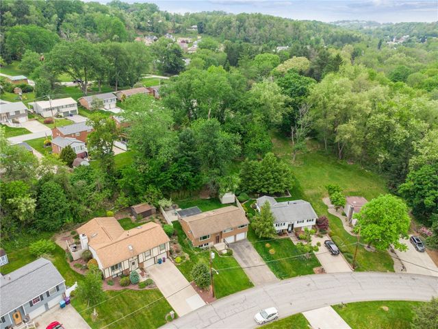 506 Malabar Dr, Plum Boro, PA 15239