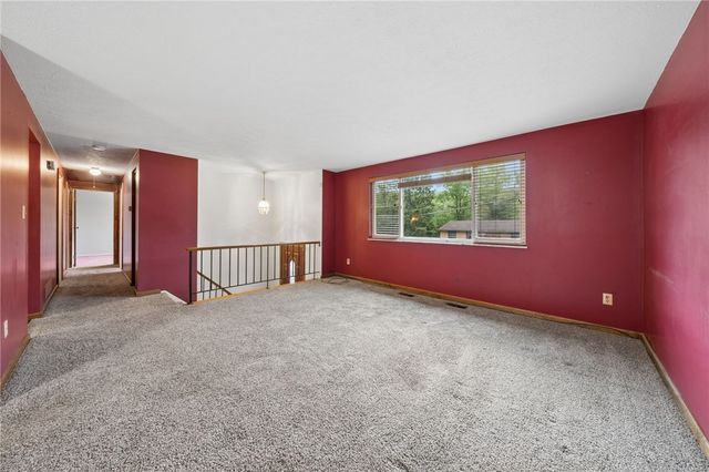 506 Malabar Dr, Plum Boro, PA 15239