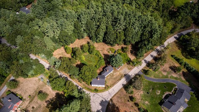 21 Currier Street, South Hampton, NH 03827