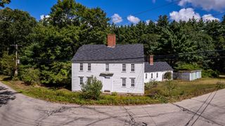 21 Currier Street, South Hampton, NH 03827