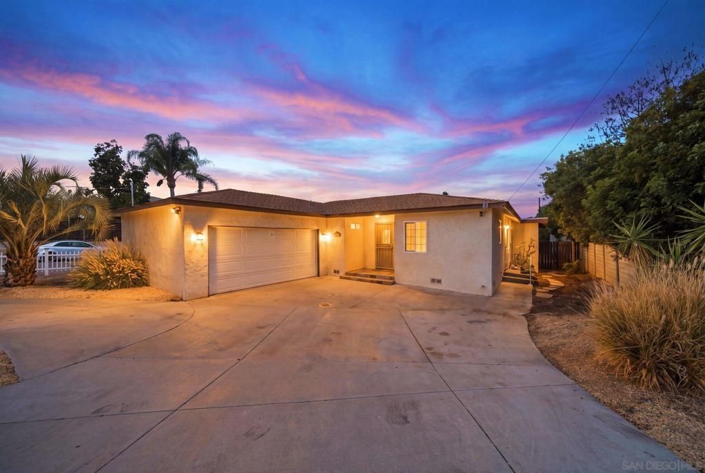 8852 Railroad Ave, Santee, CA 92071 — exterior