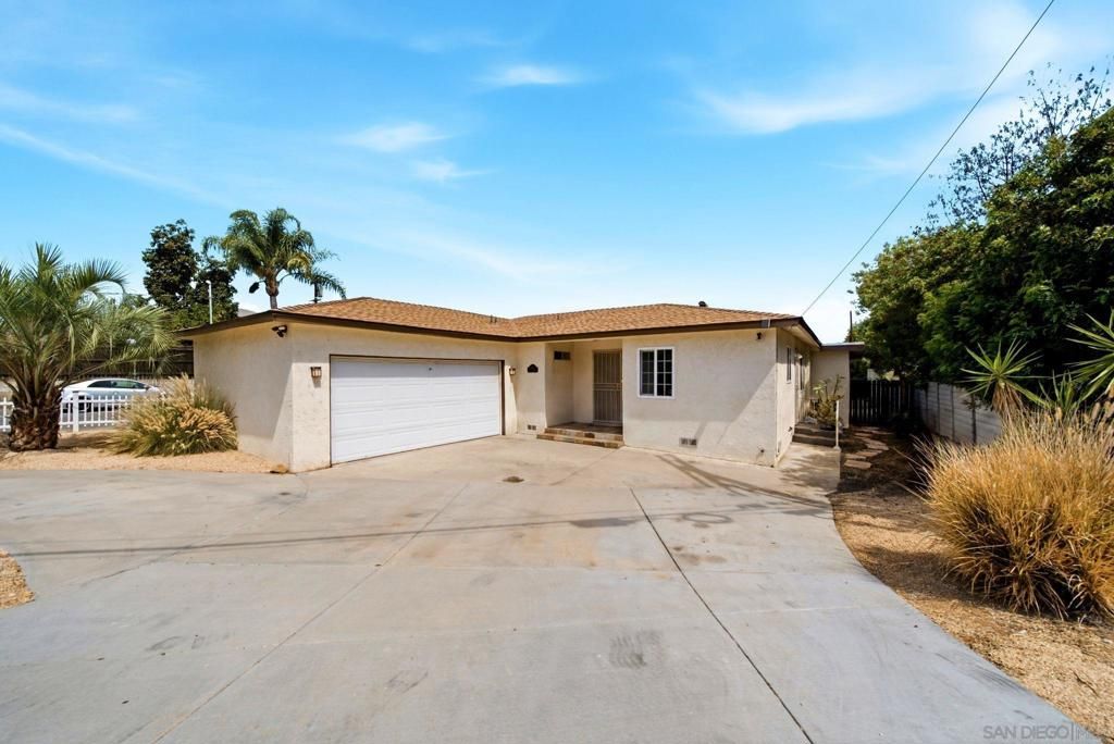 8852 Railroad Ave, Santee, CA 92071 — photo 2