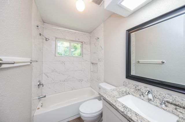 16418 Blackhawk Boulevard, Friendswood, TX 77546
