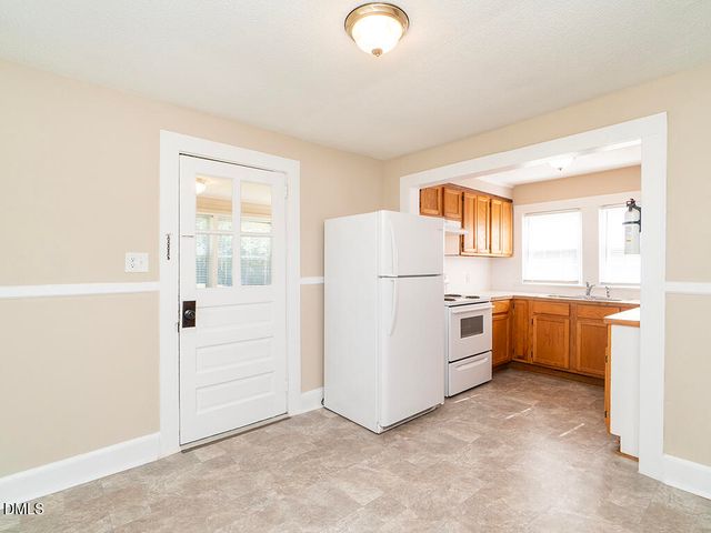 1441 N Graham Hopedale Road, Burlington, NC 27217