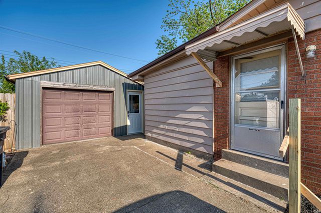 1512 N Saint James Boulevard, Evansville, IN 47711