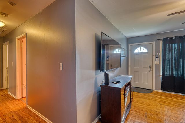 1512 N Saint James Boulevard, Evansville, IN 47711