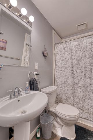1512 N Saint James Boulevard, Evansville, IN 47711