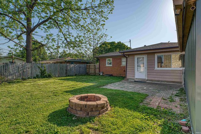 1512 N Saint James Boulevard, Evansville, IN 47711