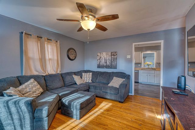 1512 N Saint James Boulevard, Evansville, IN 47711