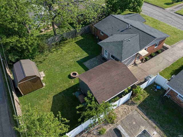 1512 N Saint James Boulevard, Evansville, IN 47711