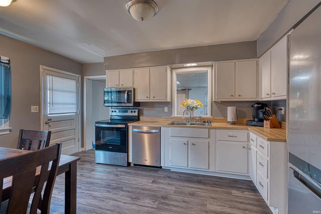 1512 N Saint James Boulevard, Evansville, IN 47711