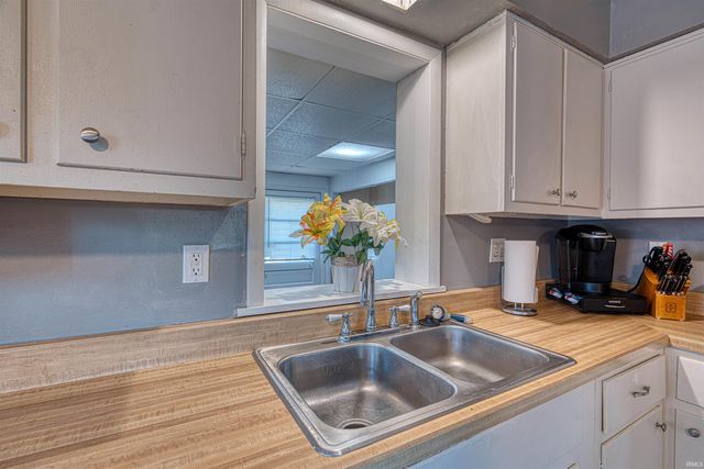 1512 N Saint James Boulevard, Evansville, IN 47711