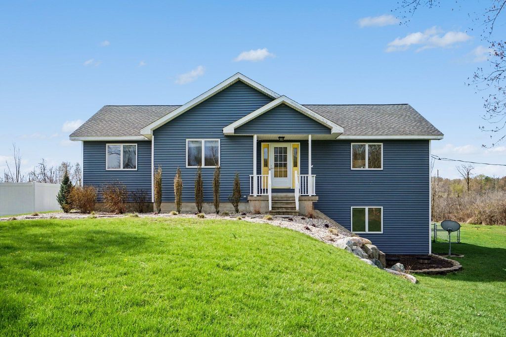 3214 7th Street, Wayland, MI 49348