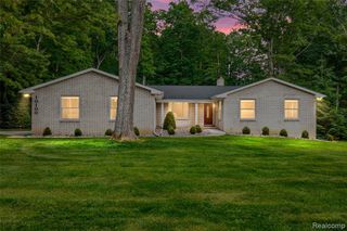 10100 Bridge Lake Road, Clarkston, MI 48348