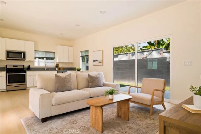 5334 Chesley Avenue, Los Angeles, CA 90043