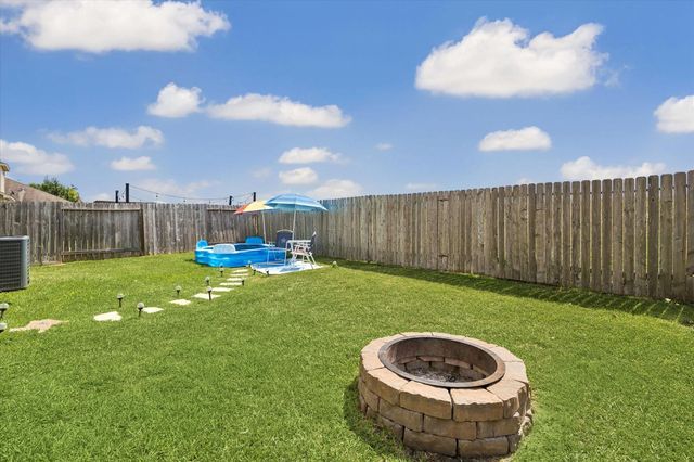 10885 S Lake Mist Lane, Willis, TX 77318
