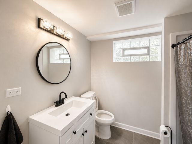 12520 S Yale Avenue, Chicago, IL 60628