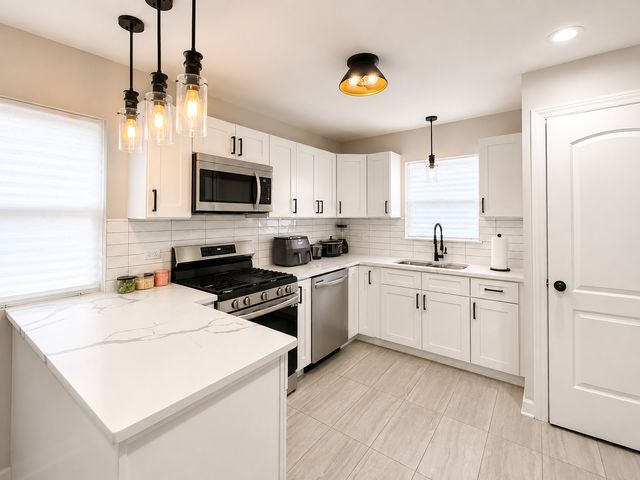 12520 S Yale Avenue, Chicago, IL 60628
