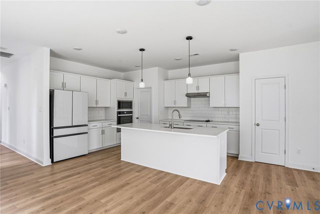13729 Randolph Pond Ln, Midlothian, VA 23114