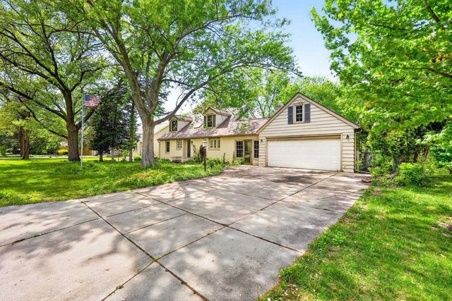2410 River View Drive, Janesville, WI 53546