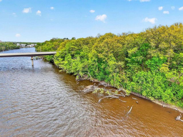 2410 River View Drive, Janesville, WI 53546