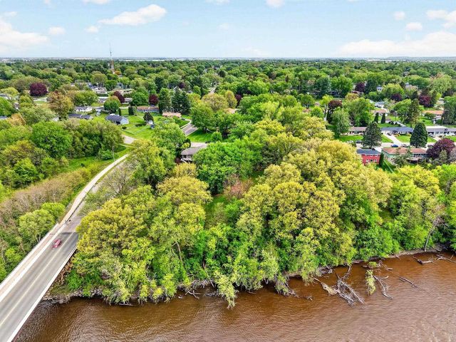 2410 River View Drive, Janesville, WI 53546