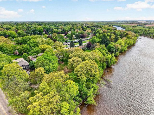 2410 River View Drive, Janesville, WI 53546