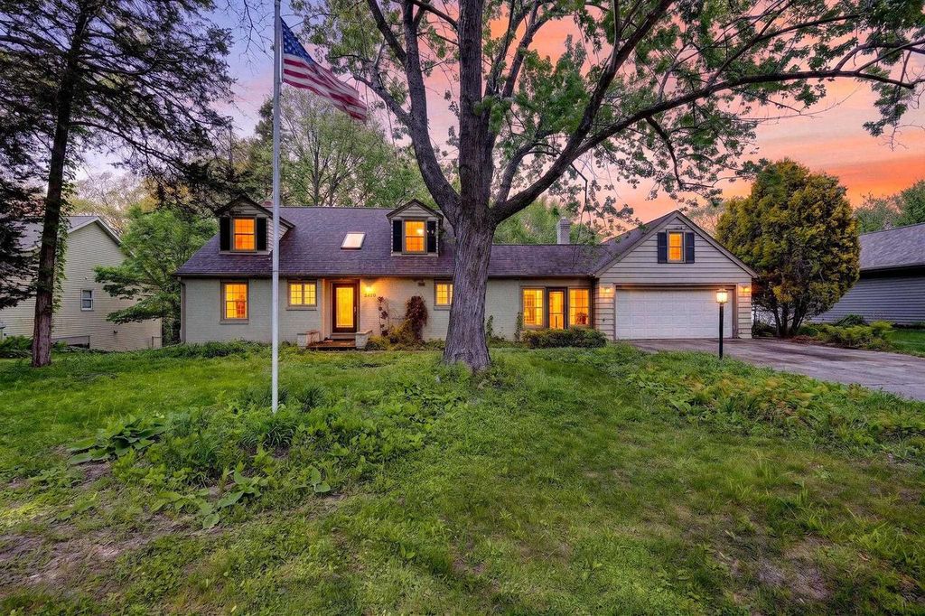 2410 River View Drive, Janesville, WI 53546