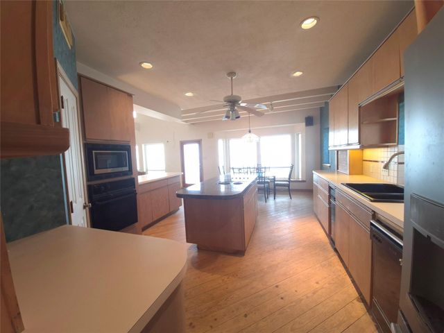 1823 Port O Call Street, Tiki Island, TX 77554