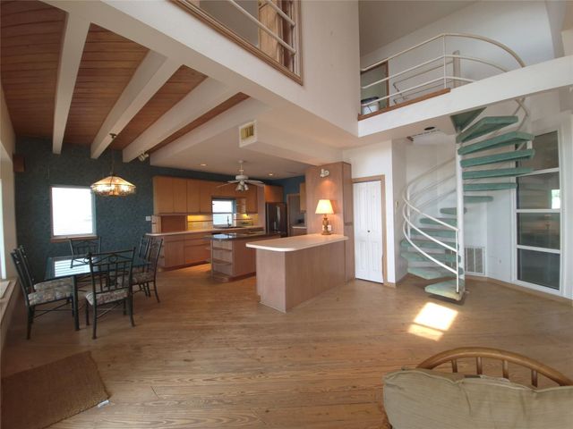 1823 Port O Call Street, Tiki Island, TX 77554