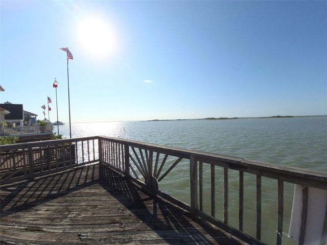 1823 Port O Call Street, Tiki Island, TX 77554