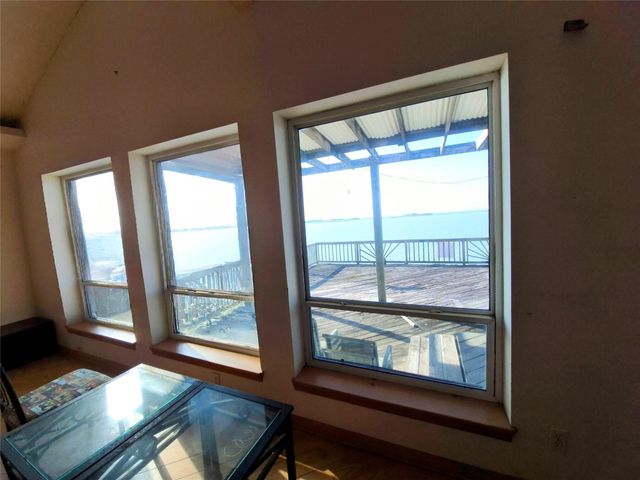 1823 Port O Call Street, Tiki Island, TX 77554