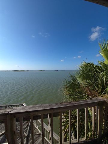 1823 Port O Call Street, Tiki Island, TX 77554